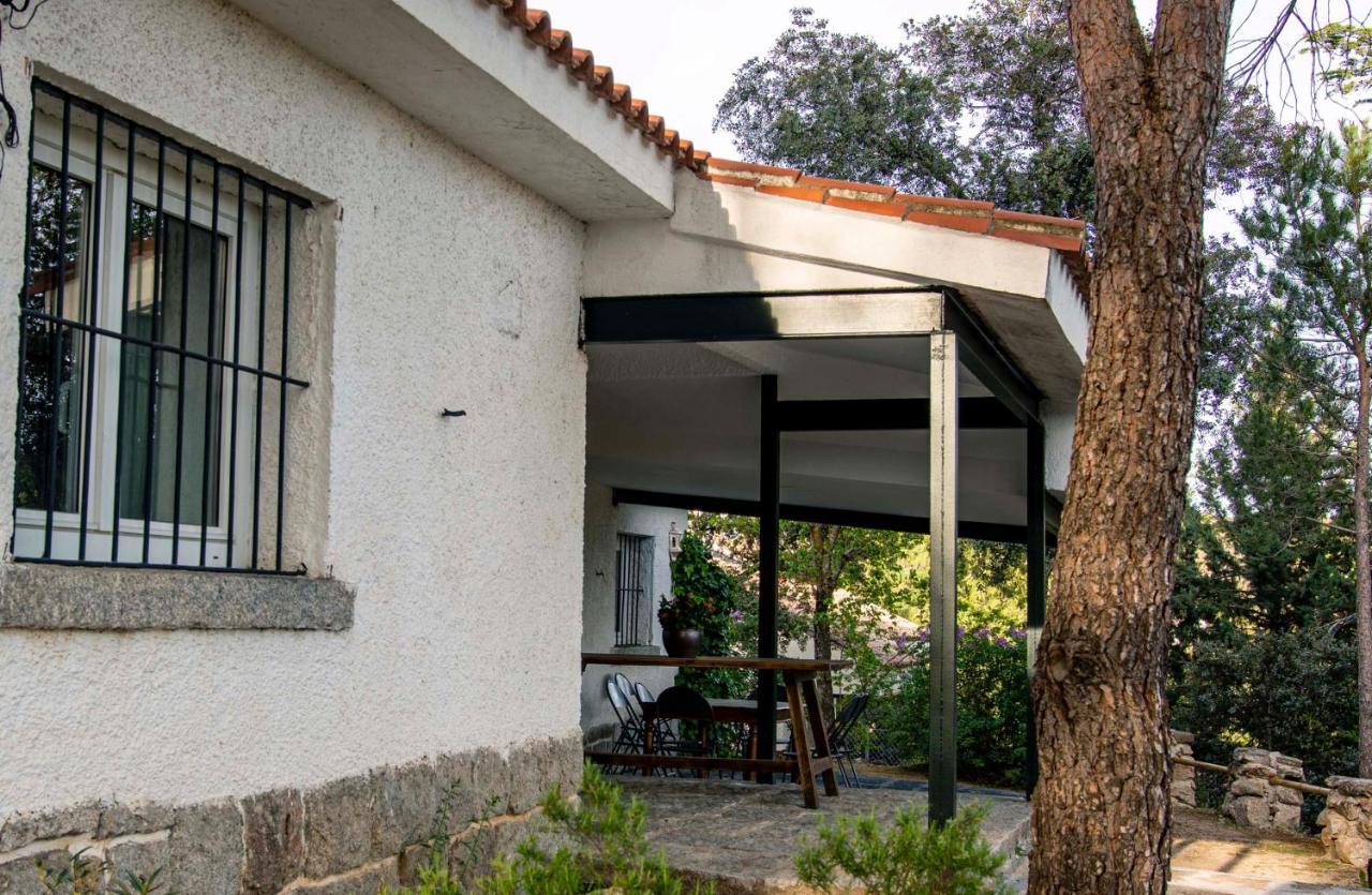 Chalet Con Piscina En Torrelodones Esterno foto