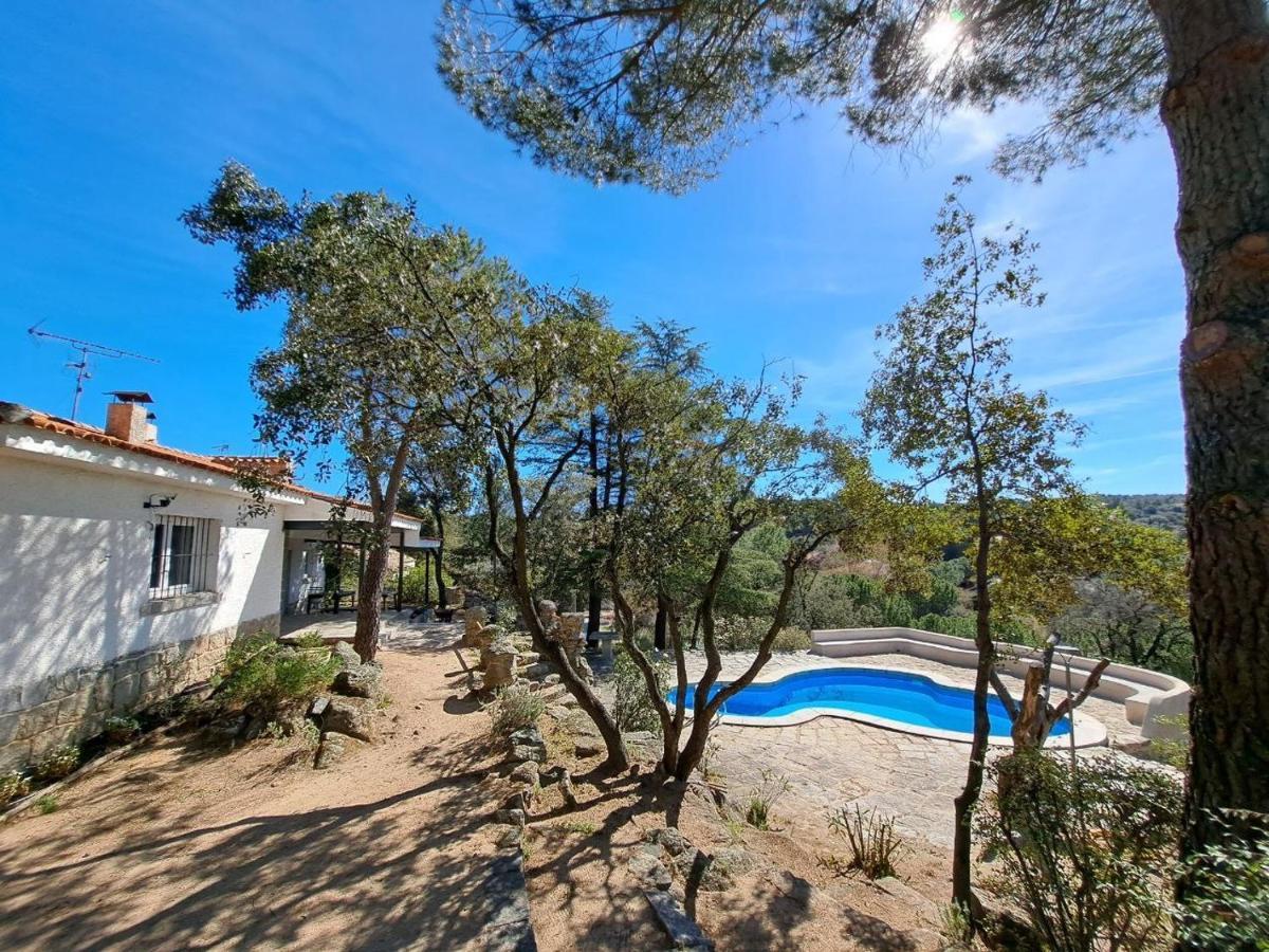 Chalet Con Piscina En Torrelodones Esterno foto