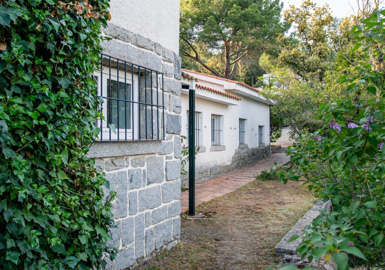 Chalet Con Piscina En Torrelodones Esterno foto