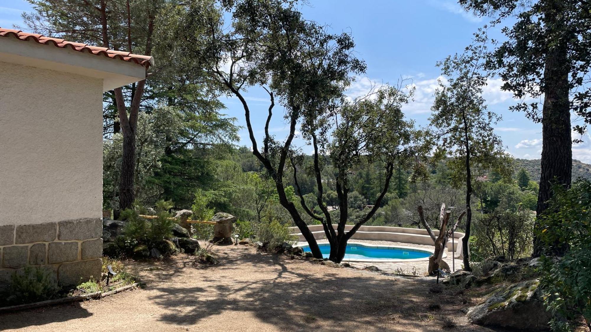 Chalet Con Piscina En Torrelodones Esterno foto