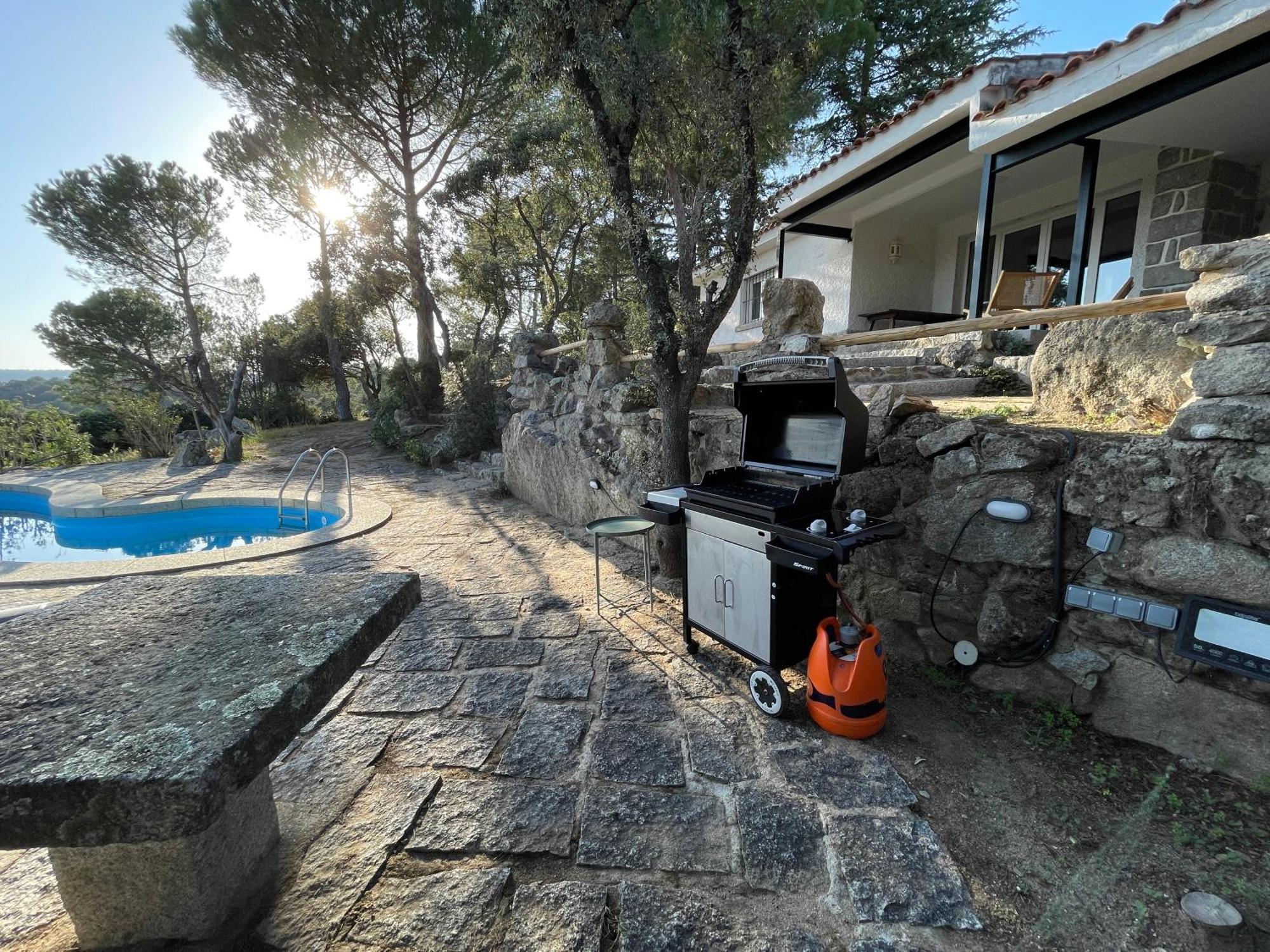 Chalet Con Piscina En Torrelodones Esterno foto