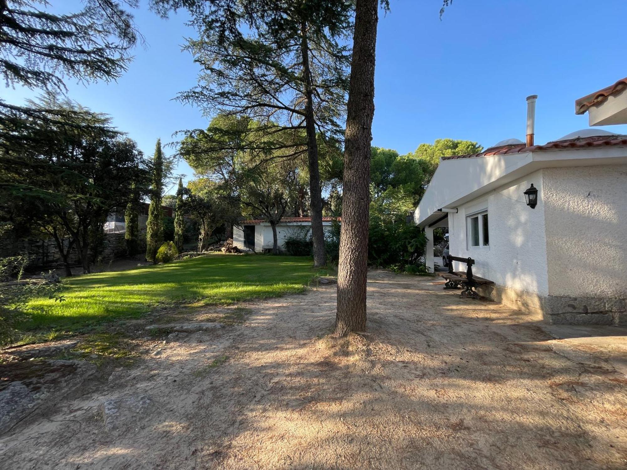Chalet Con Piscina En Torrelodones Esterno foto