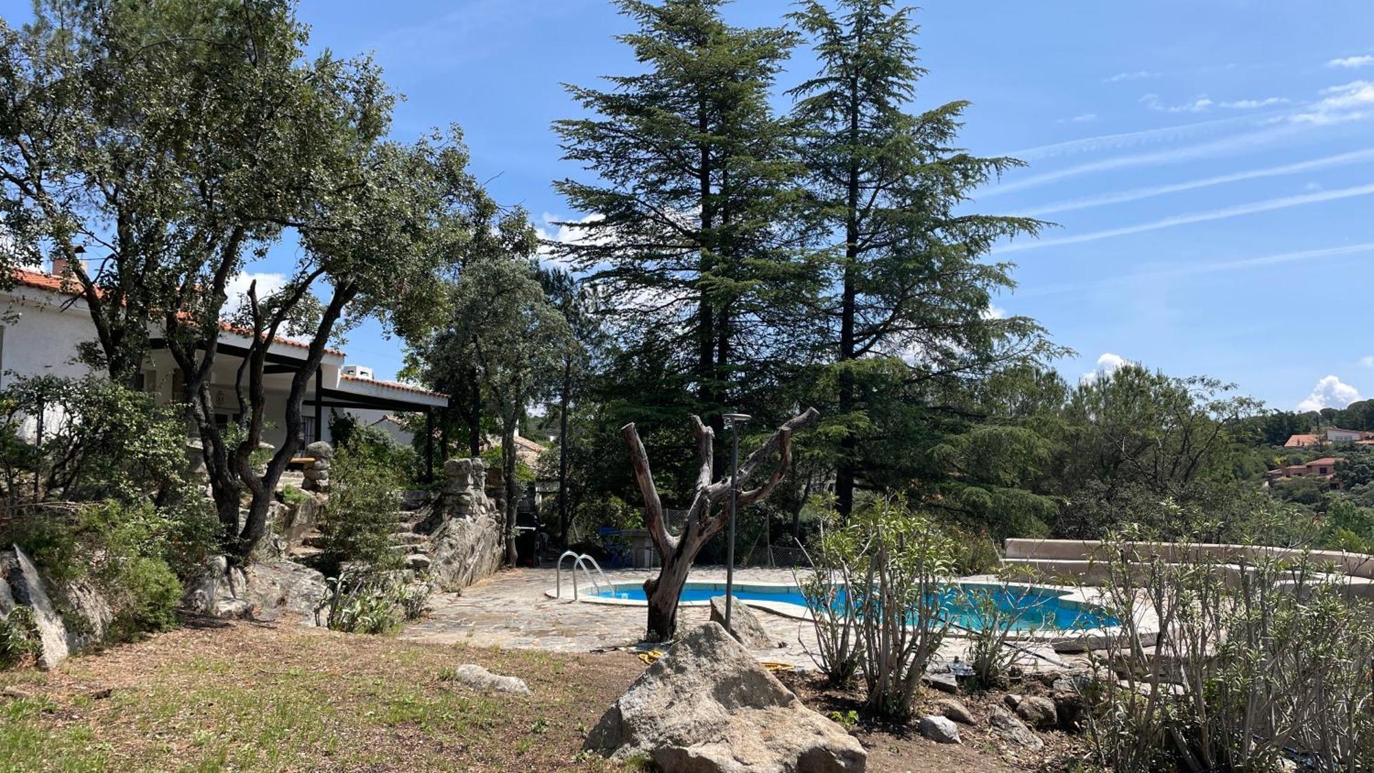 Chalet Con Piscina En Torrelodones Esterno foto
